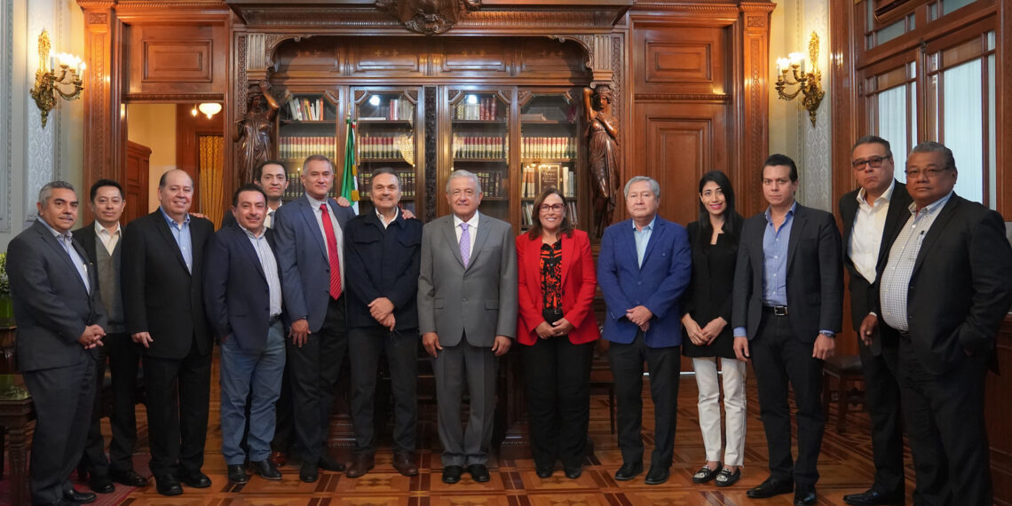 AMLO REUNIÓN REFINERIAS